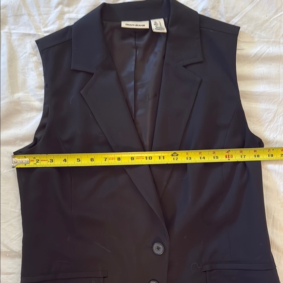 DKNY Lined Black Sleeveless Blazer Vest. Large. Pre-owned. - Picture 9 of 9